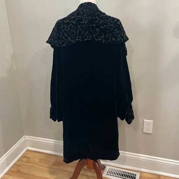 Vintage Black Velvet Burnout Opera Coat c1980s - Picture 4 of 7